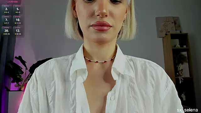 Ice Strawberry online show from 7, 4, 2026