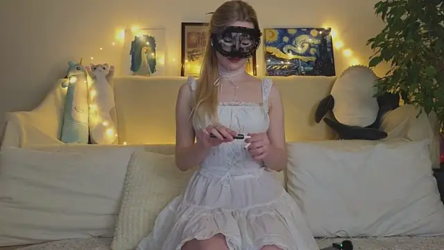 Pixxxis online show from 4, 6, 2026