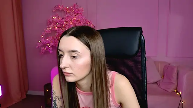 Snapshot of AliceLids chatting on 21, 9, 2025 AliceLids online show from 21, 9, 2025