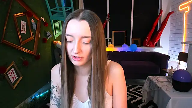 Snapshot of AliceLids chatting on 6, 10, 2025 AliceLids online show from 6, 10, 2025