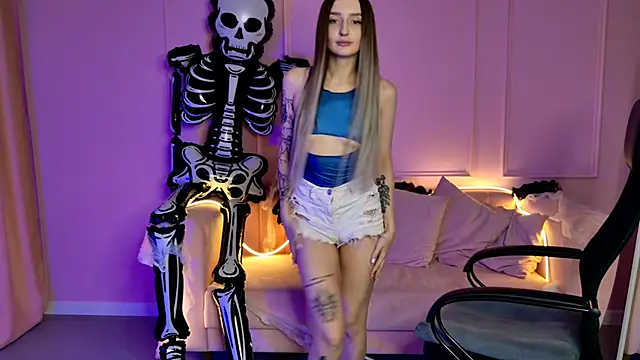 Snapshot of AliceLids chatting on 20, 10, 2025 AliceLids online show from 20, 10, 2025