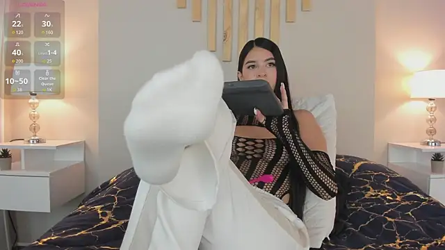 Snapshot of natachadiaz_ chatting on 18, 10, 2025 natachadiaz online show from 18, 10, 2025