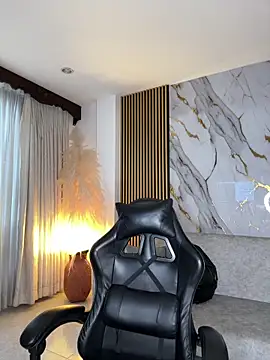 Snapshot of JulienSaint chatting on 11, 9, 2025 JulienSaint online show from 11, 9, 2025