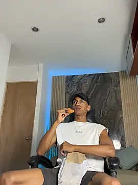 Snapshot of JulienSaint chatting on 12, 9, 2025 JulienSaint online show from 12, 9, 2025