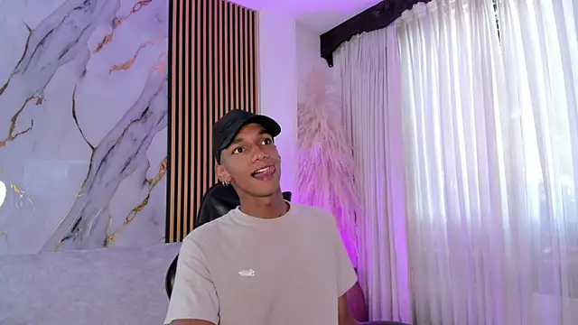 Snapshot of JulienSaint chatting on 14, 9, 2025 JulienSaint online show from 14, 9, 2025