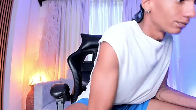 Snapshot of JulienSaint chatting on 24, 9, 2025 JulienSaint online show from 24, 9, 2025