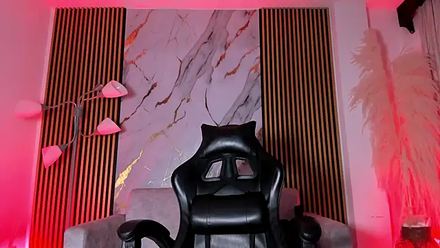 Snapshot of JulienSaint chatting on 2, 10, 2025 JulienSaint online show from 2, 10, 2025