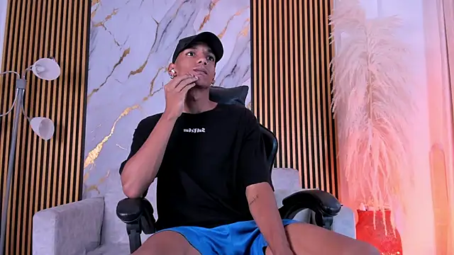 Snapshot of JulienSaint chatting on 9, 10, 2025 JulienSaint online show from 9, 10, 2025