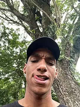 Snapshot of JulienSaint chatting on 10, 10, 2025 JulienSaint online show from 10, 10, 2025