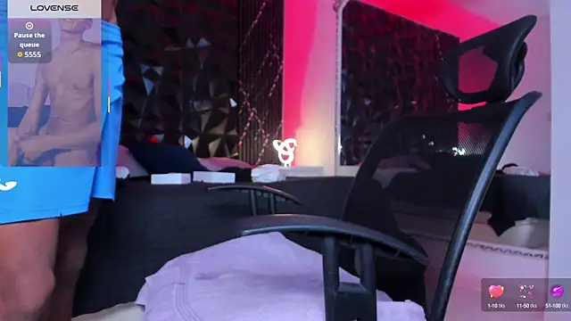 Snapshot of JulienSaint chatting on 11, 10, 2025 JulienSaint online show from 11, 10, 2025