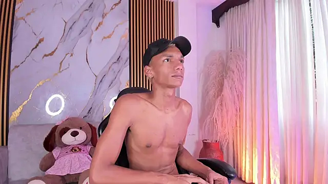 Snapshot of JulienSaint chatting on 30, 10, 2025 JulienSaint online show from 30, 10, 2025