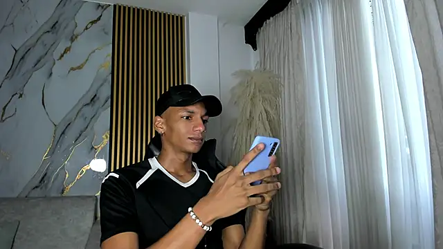 Snapshot of JulienSaint chatting on 26, 11, 2025 JulienSaint online show from 26, 11, 2025