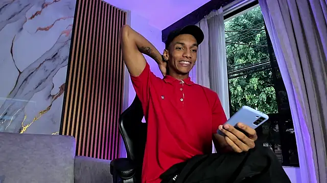 Snapshot of JulienSaint chatting on 4, 12, 2025 JulienSaint online show from 4, 12, 2025