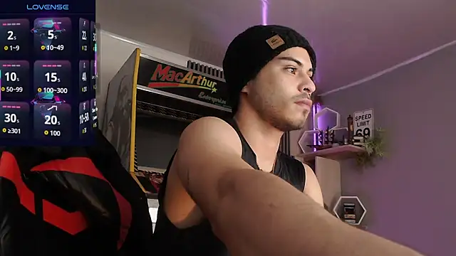 Snapshot of Bastian_MCcormick chatting on 10, 9, 2025 Bastian MCcormick online show from 10, 9, 2025