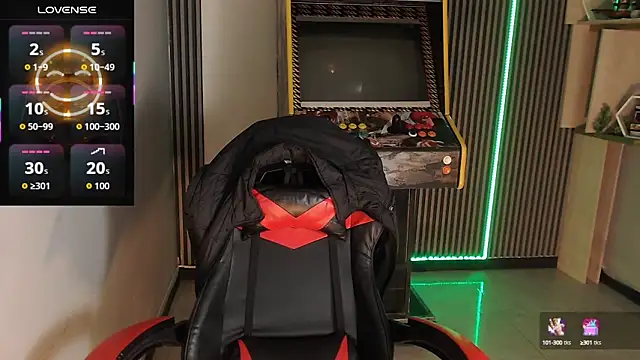 Snapshot of Bastian_MCcormick chatting on 5, 10, 2025 Bastian MCcormick online show from 5, 10, 2025