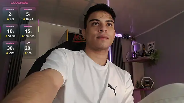 Snapshot of Bastian_MCcormick chatting on 8, 11, 2025 Bastian MCcormick online show from 8, 11, 2025