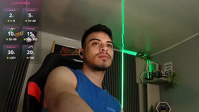 Snapshot of Bastian_MCcormick chatting on 5, 12, 2025 Bastian MCcormick online show from 5, 12, 2025