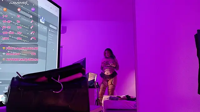 Snapshot of SamanthaaReed chatting on 19, 9, 2025 SamanthaaReed online show from 19, 9, 2025