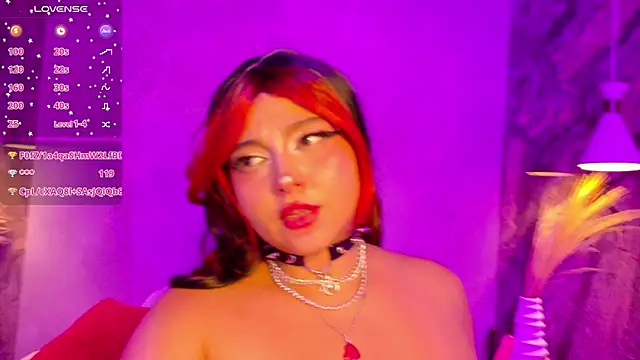 Snapshot of SamanthaaReed chatting on 25, 9, 2025 SamanthaaReed online show from 25, 9, 2025