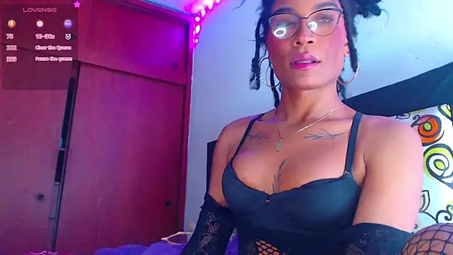 Snapshot of Cristalhottie2324 chatting on 13, 11, 2025 Cristalhottie2324 online show from 13, 11, 2025