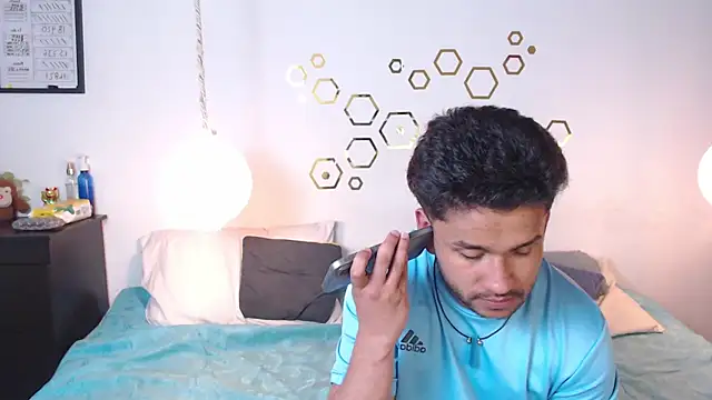 Snapshot of Provincute chatting on 16, 11, 2025 Provincute online show from 16, 11, 2025