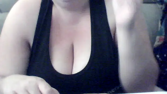 Snapshot of Valendra_ chatting on 12, 10, 2025 Valendra online show from 12, 10, 2025