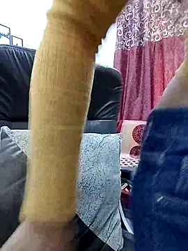 Snapshot of SEEMA_127 chatting on 11, 11, 2025 SEEMA 127 online show from 11, 11, 2025