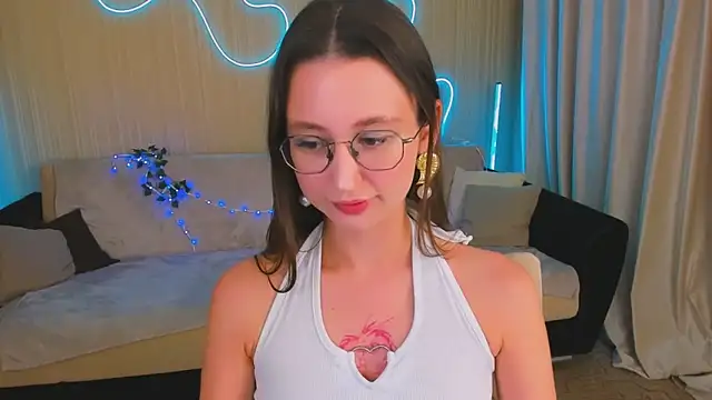 Snapshot of YourLovellyStory chatting on 7, 10, 2025 YourLovellyStory online show from 7, 10, 2025