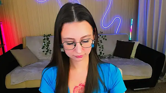 Snapshot of YourLovellyStory chatting on 17, 10, 2025 YourLovellyStory online show from 17, 10, 2025