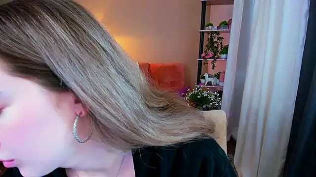 Snapshot of SensitiveSooul chatting on 14, 9, 2025 SensitiveSooul online show from 14, 9, 2025