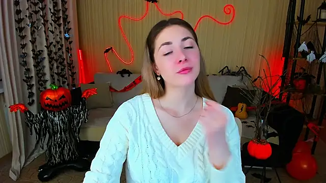 Snapshot of SensitiveSooul chatting on 28, 10, 2025 SensitiveSooul online show from 28, 10, 2025