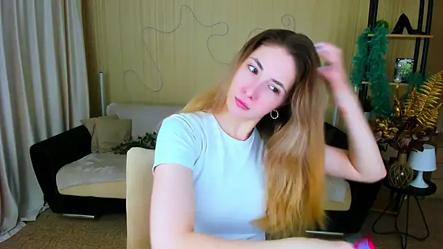 Snapshot of SensitiveSooul chatting on 4, 12, 2025 SensitiveSooul online show from 4, 12, 2025