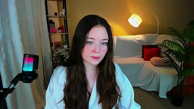 AlluringLookk online show from 19, 2, 2026