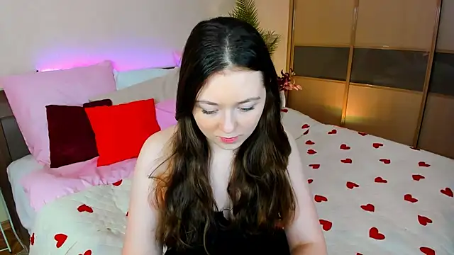 AlluringLookk online show from 24, 2, 2026