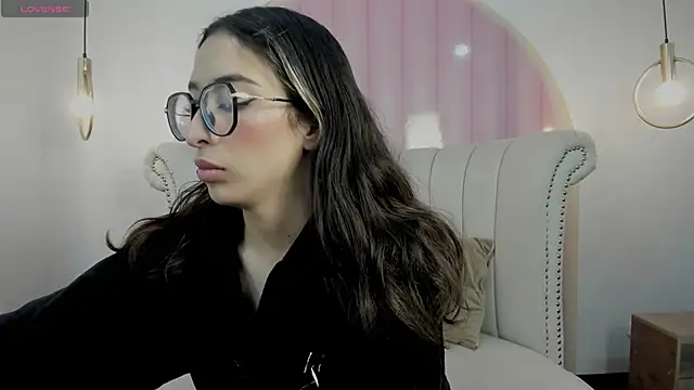 Emilia Bons online show from 19, 11, 2025