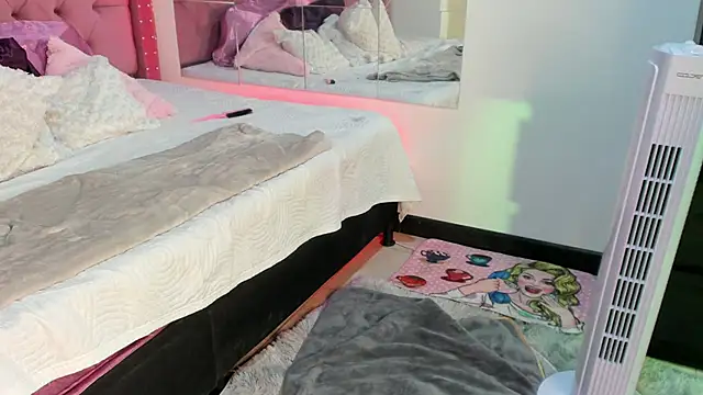 Snapshot of sara_ramirez01 chatting on 13, 9, 2025 sara ramirez01 online show from 13, 9, 2025