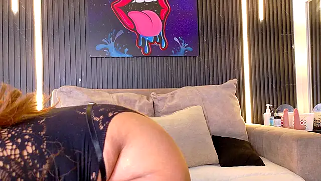 SophiaSummer online show from 2, 12, 2025