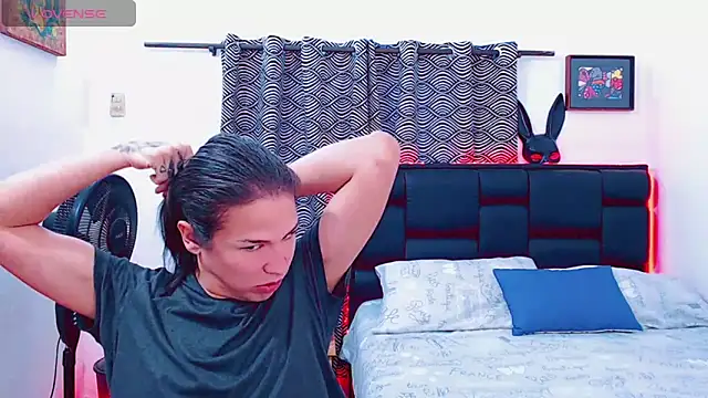 Azley sweet online show from 14, 4, 2026