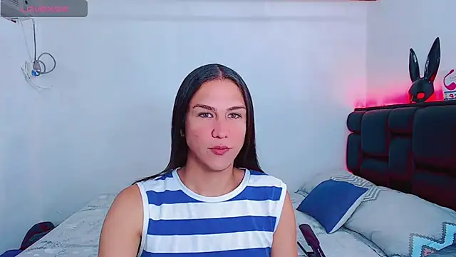Snapshot of Azley_sweet chatting on 7, 5, 2026 Azley sweet online show from 7, 5, 2026