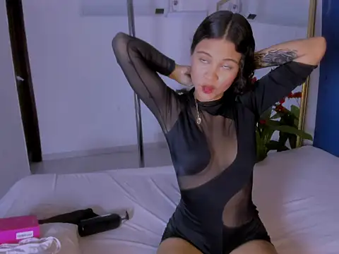 bamby kitty online show from 17, 11, 2025