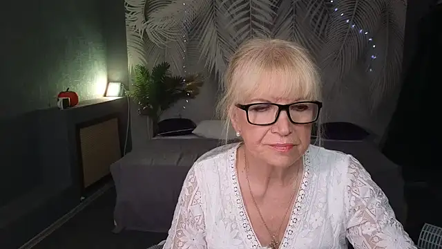 Snapshot of Sabina_Ros chatting on 21, 10, 2025 Sabina Ros online show from 21, 10, 2025