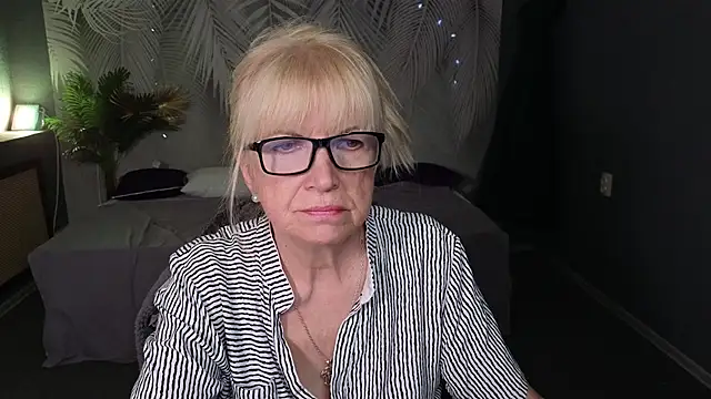 Snapshot of Sabina_Ros chatting on 3, 11, 2025 Sabina Ros online show from 3, 11, 2025