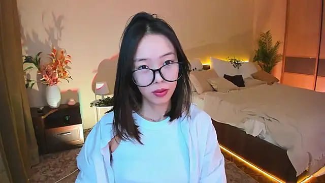 Snapshot of SoulHarmoonyy chatting on 18, 10, 2025 SoulHarmoonyy online show from 18, 10, 2025