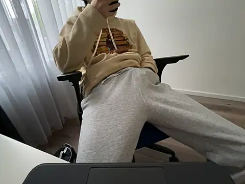 Frankieyyy1 online show from 3, 5, 2026