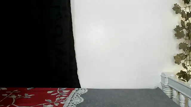 Snapshot of angelainparis28 chatting on 18, 9, 2025 angelainparis28 online show from 18, 9, 2025