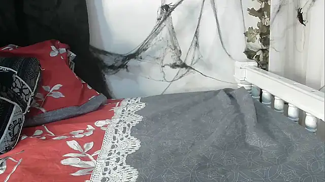 Snapshot of angelainparis28 chatting on 24, 10, 2025 angelainparis28 online show from 24, 10, 2025