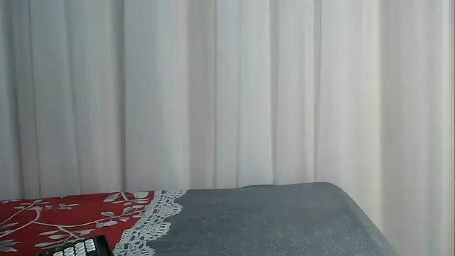 Snapshot of angelainparis28 chatting on 7, 11, 2025 angelainparis28 online show from 7, 11, 2025