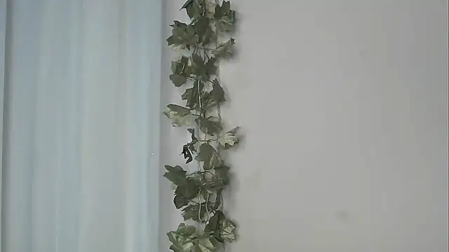 Snapshot of angelainparis28 chatting on 12, 11, 2025 angelainparis28 online show from 12, 11, 2025