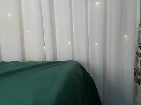 Snapshot of angelainparis28 chatting on 4, 12, 2025 angelainparis28 online show from 4, 12, 2025