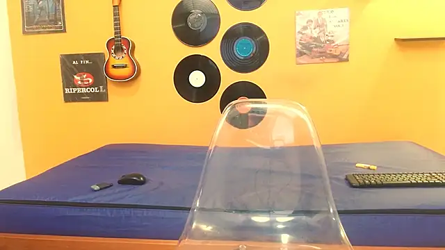 meisevil77 online show from 22, 9, 2025